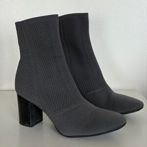 Børn Meggs Grey Knit Sock Booties - Size 8M